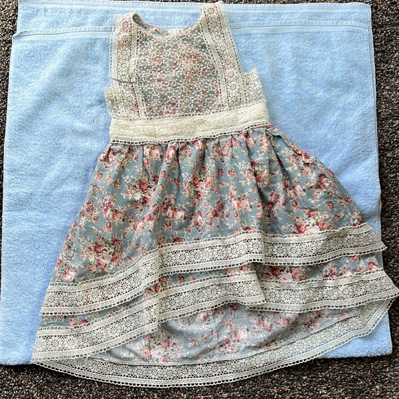 Trish Scully Other - Trish Scully Child Floral Lace Dress